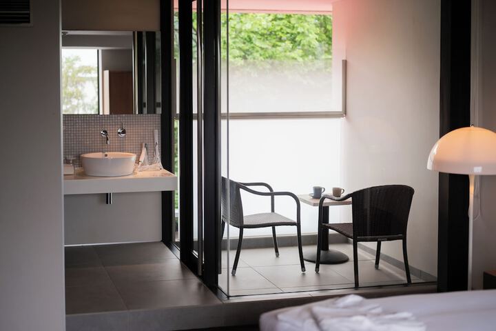 Room 16 of 25