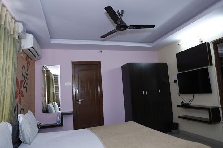 Room 19 of 38
