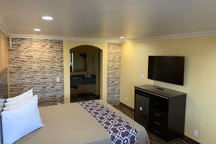 Standard | King Bed (17 of 31)
