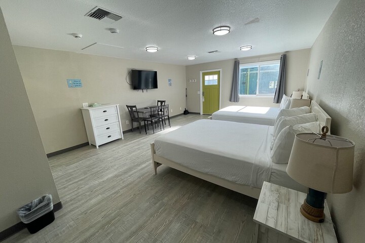 Room 102 of 136