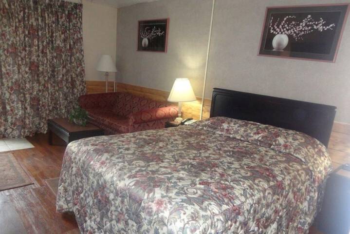 Room 4 of 43