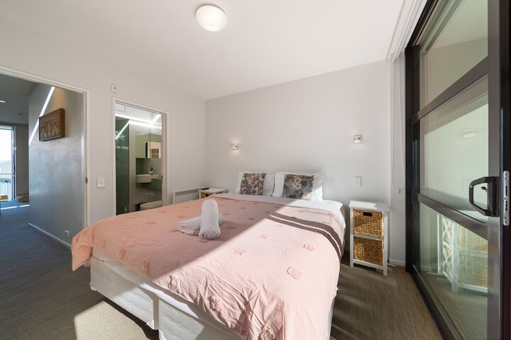 Room 2 of 17
