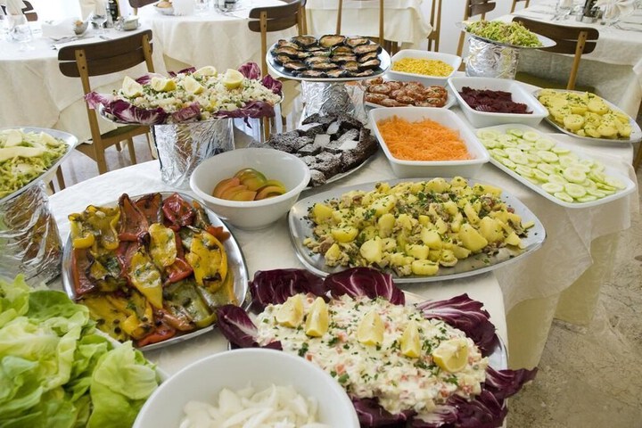 Dining 15 of 24