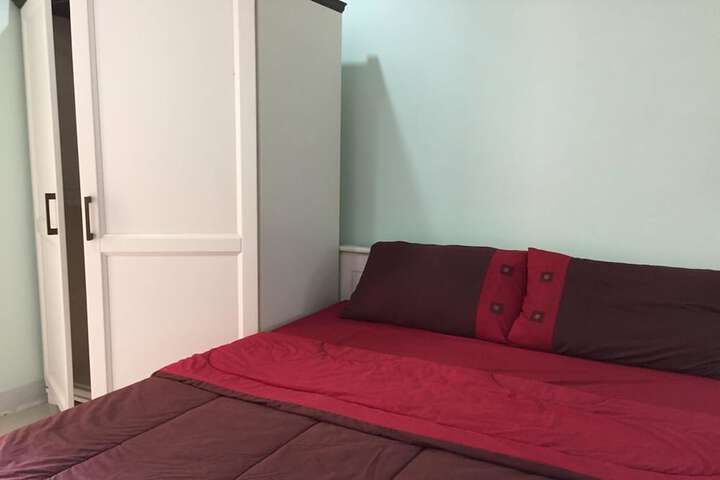 Room 5 of 195
