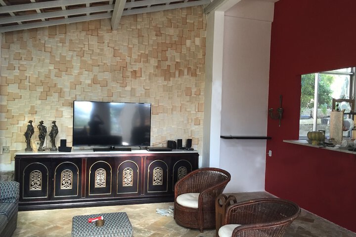 Room 8 of 18