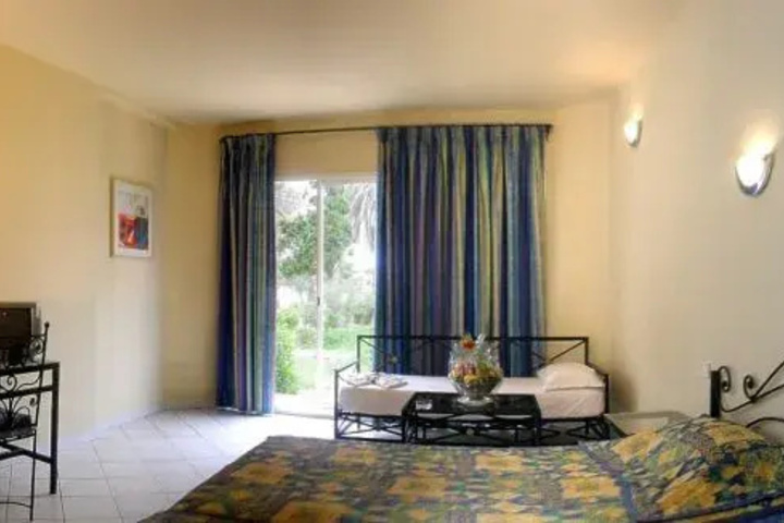 Room 5 of 20