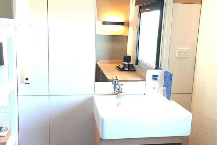 Room 2 of 19