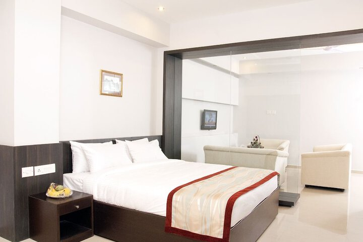 Room 3 of 34