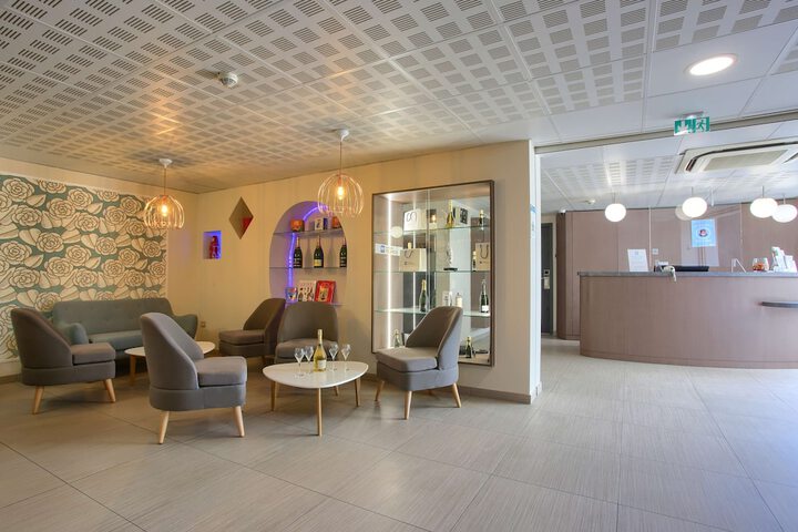 Hotel Lobby
