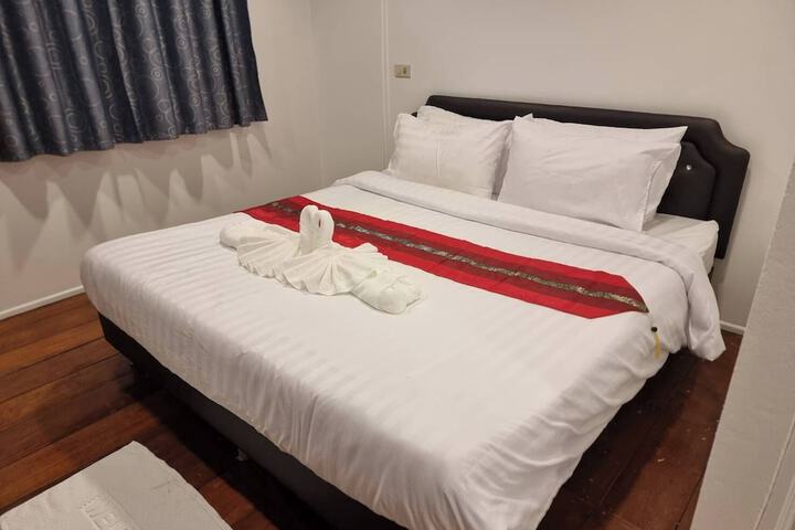 Room 36 of 106