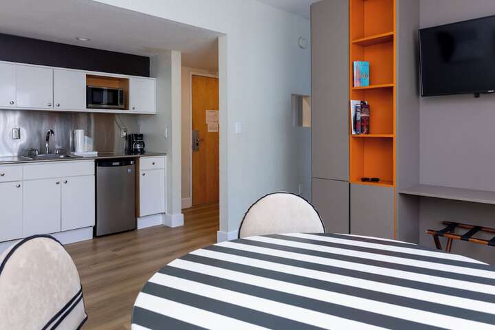 Private kitchenette