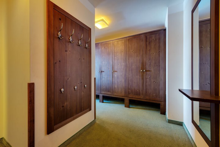 Room 16 of 134