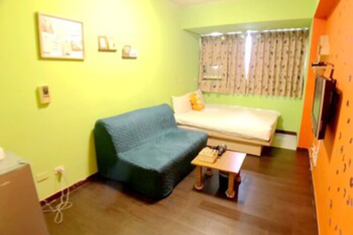 Room 13 of 38