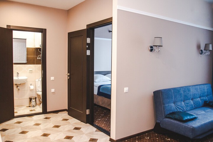 Room 16 of 43