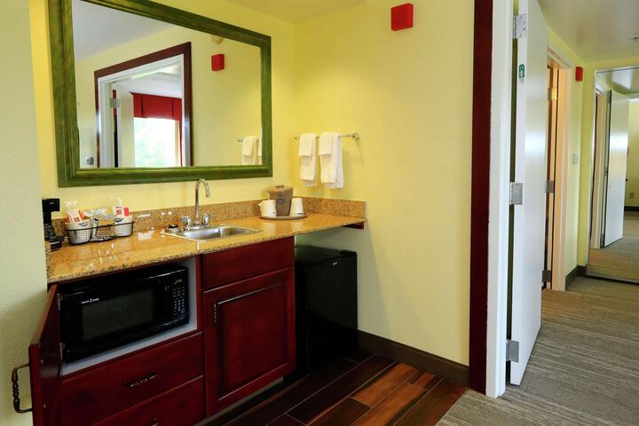 1 King Mobility Accessible Tub with Sofa Bed Suite (21 of 24)