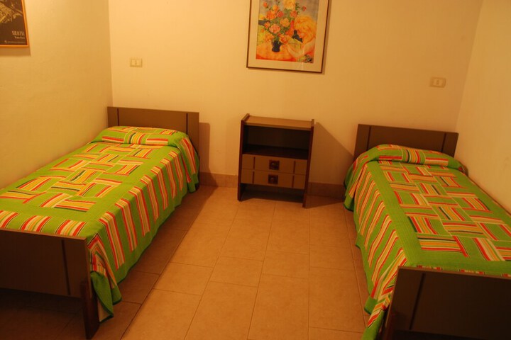 Room 14 of 32