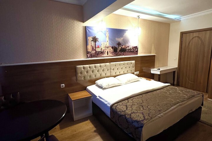 Room 10 of 21