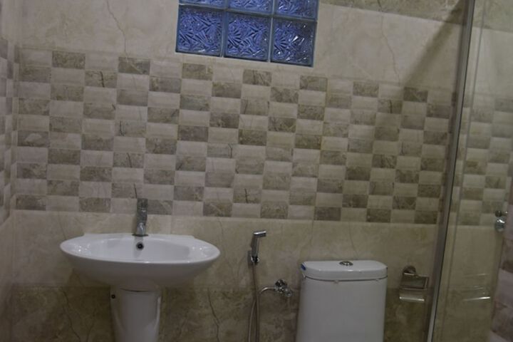 Room 10 of 19