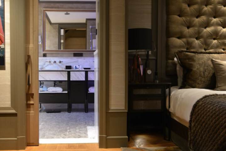 Room 61 of 87