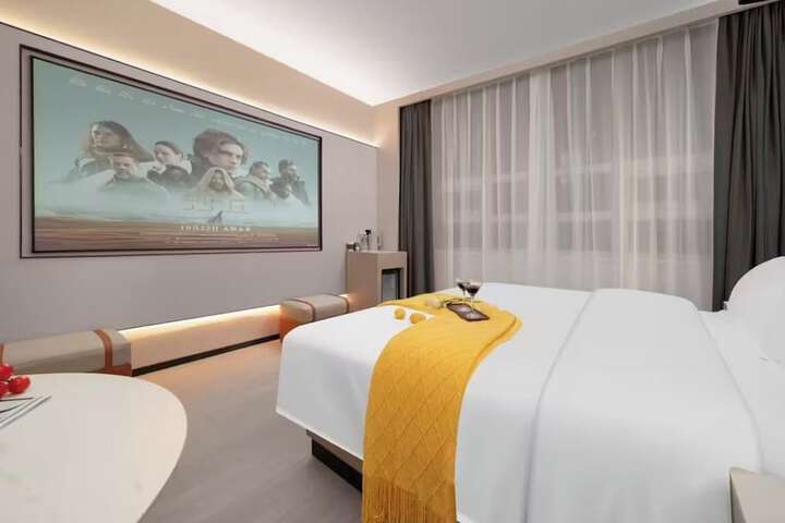 Room 15 of 29