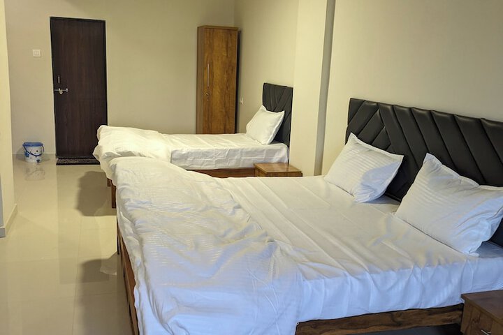 Room 9 of 15