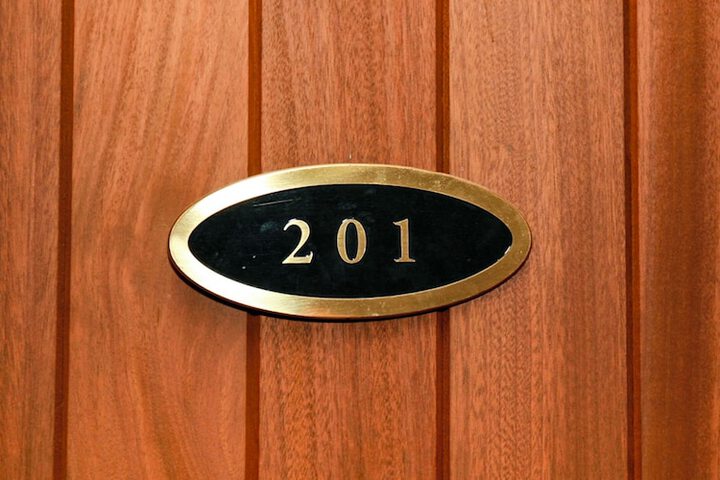 Room 12 of 84