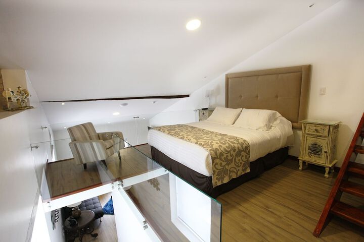 Room 12 of 74