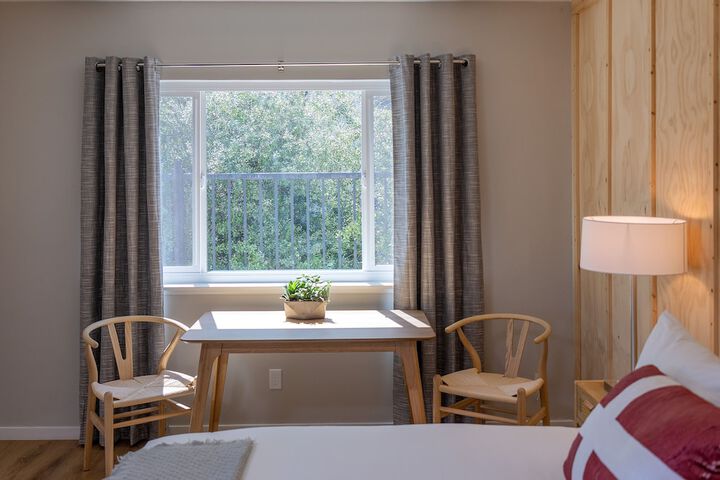 Room 6 of 24