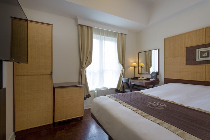 Room 4 of 60