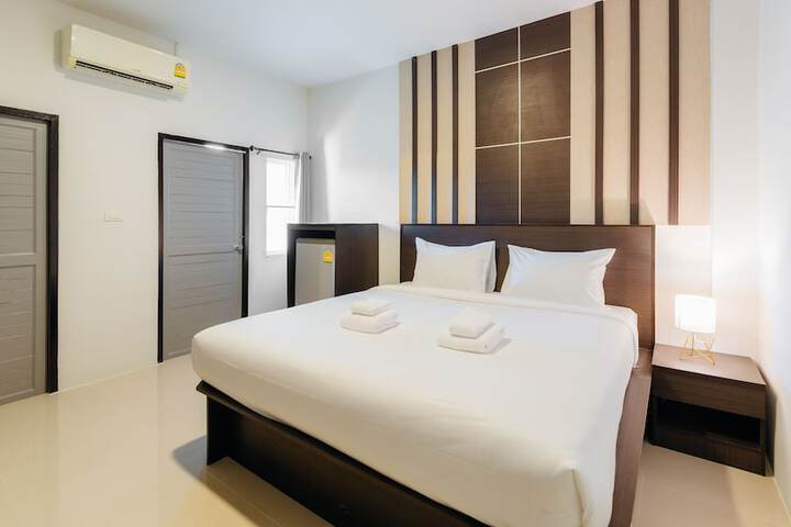 Room 9 of 35