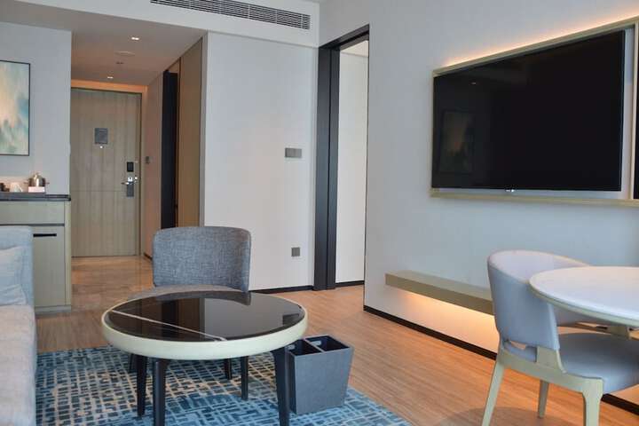 Room 17 of 43