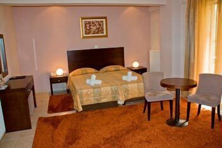 Room 6 of 38