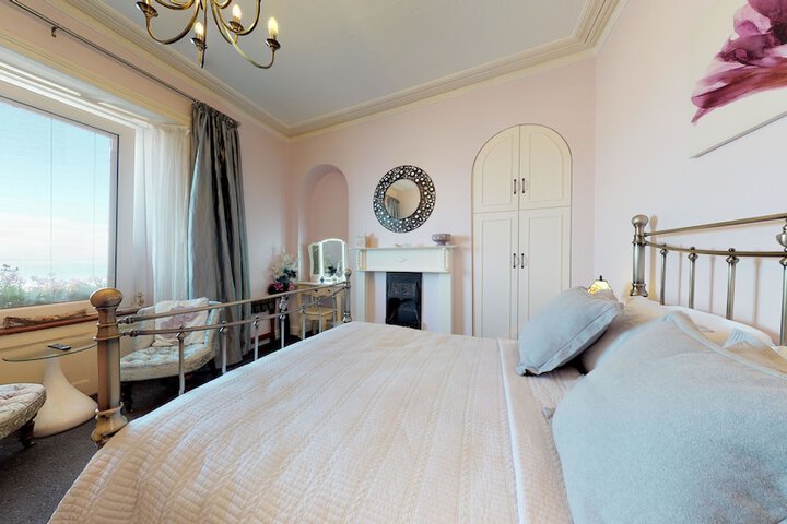 Room 8 of 39