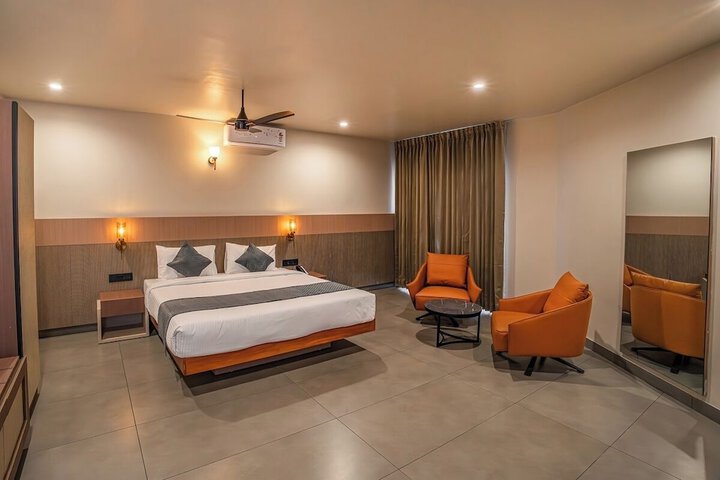 Room 32 of 100