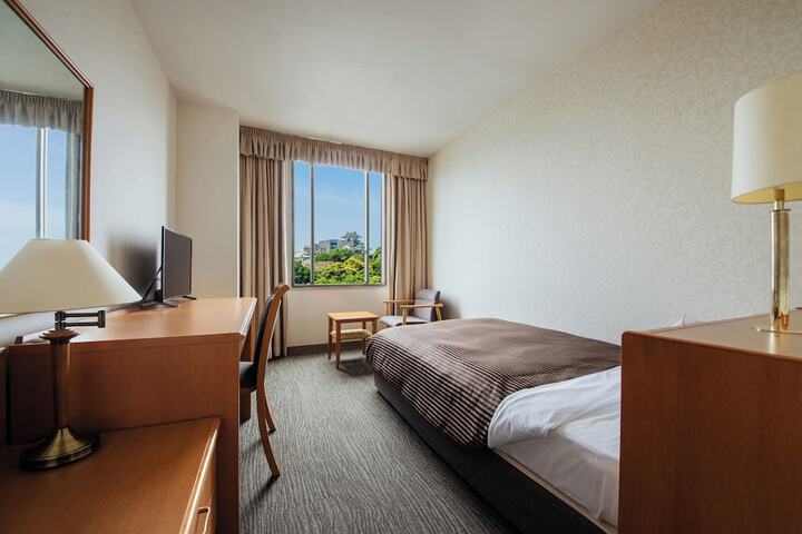 Room 19 of 73