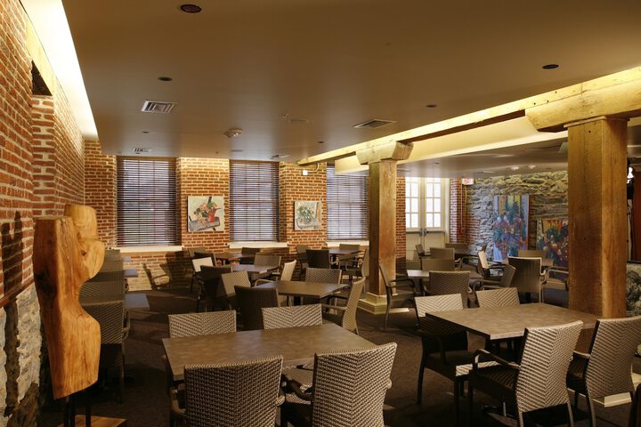 Lobby lounge