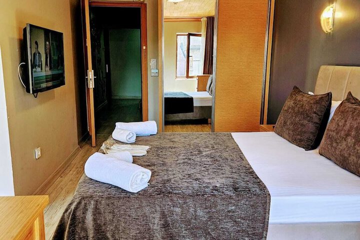 Room 51 of 204