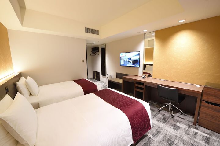 Room 14 of 36