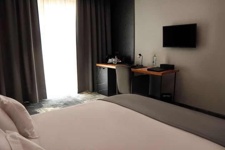 Room 10 of 52
