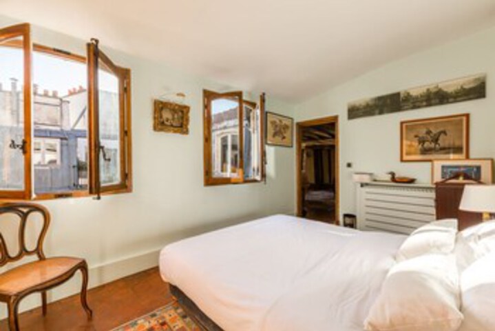Room 21 of 27