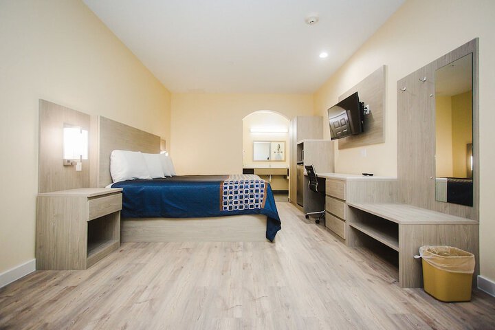 Room 5 of 49