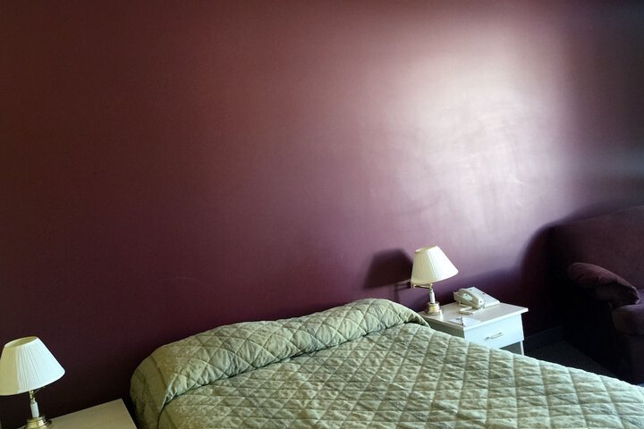 Room 2 of 32
