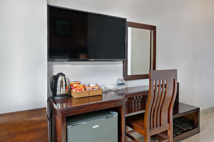 Room 12 of 37