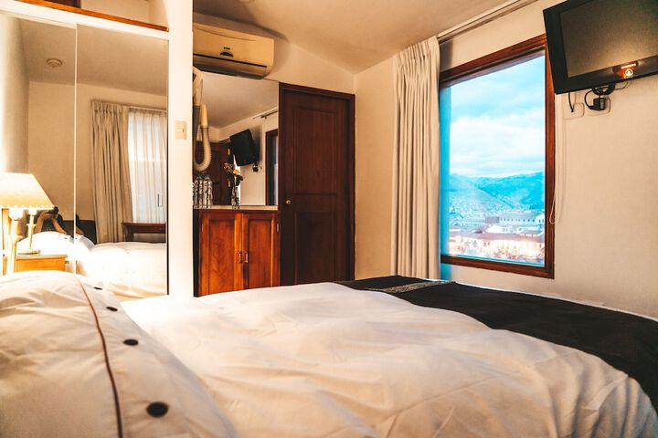 Room 13 of 70