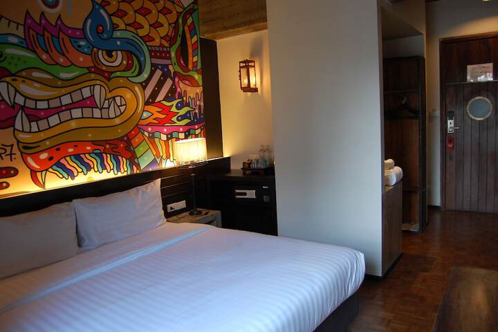 Room 3 of 38