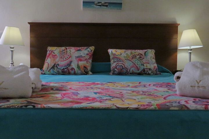 Room 2 of 27