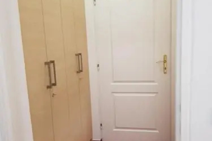 Room 10 of 27