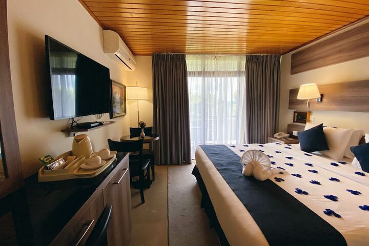 Room 3 of 38