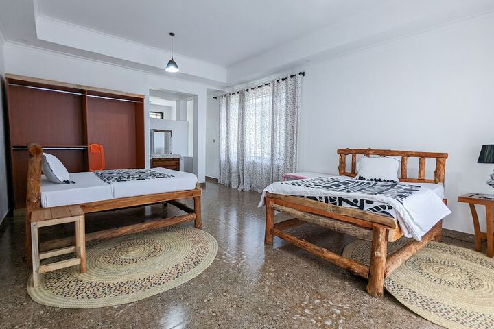 Room 2 of 18