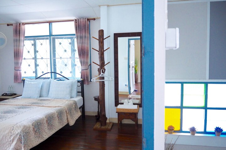 Room 6 of 82